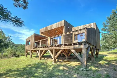 Image de Auberge 'Lodge Bruyère' avec piscine privée, Wi-Fi et climatisation
