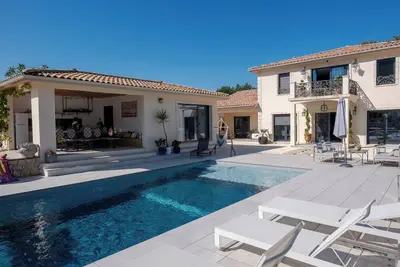 Image de Appartement 'Appartement De Vacances Carsac 3' avec piscine partagée, terrasse et jardin partagé
