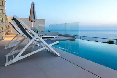 Image de Villa 'Sivota Sunset Two-Bedroom 6' avec vue sur la mer, Wi-Fi et climatisation
