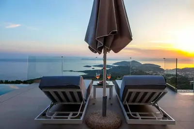 Image de Villa 'Sivota Sunset Two-Bedroom 3' avec vue sur la mer, Wi-Fi et climatisation