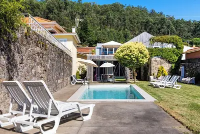 Image de Maison de vacances 'Casa Da Vovó São' avec vue sur les montagnes, Wi-Fi et climatisation