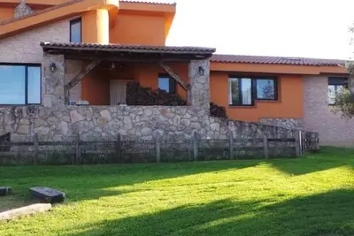 Image de Maison de vacances 'Casa Vargas' avec vue sur les montagnes, piscine privée et Wi-Fi