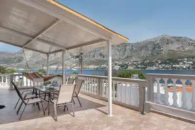 Image de Studio 'Telendos' avec vue sur la mer, Wi-Fi et climatisation