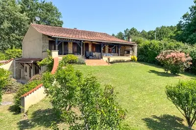 Image de Belle maison à Villamblard avec WiFi