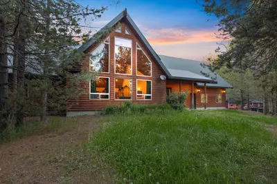 Image de Hot Tub! Game room! Walk to the lake! Sleeps 24!