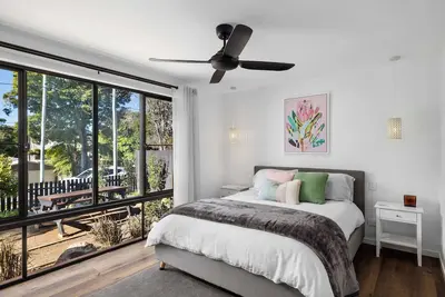 Image de Relaxing Modern Rainforest Retreat Getaway