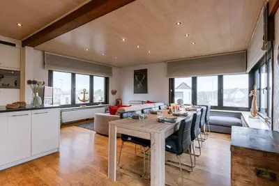 Image de Huswell - Sunny & Stylish Beachside Retreat
