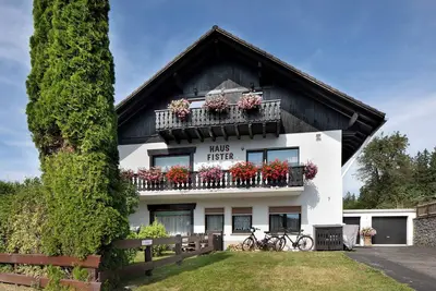 Image de Appartement \"Apartmenthaus Fister\" avec vue sur le lac, jardin partagé et Wi-Fi