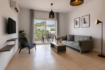 Image de Phaedrus Living : Limassol Pyrgos Seaside Flat