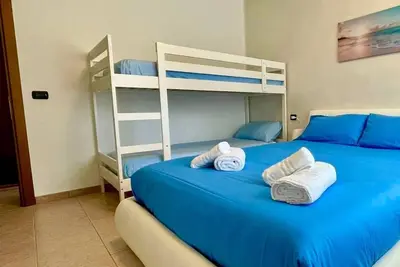 Image de Cozy apartment sleeps 4 10 minutes from the beach
