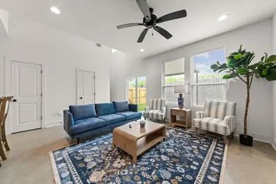 Image de Cajun French House*2 King Beds*Fast Wi-Fi*Garage