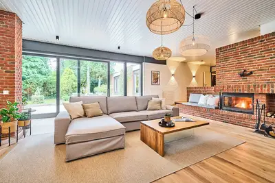 Image de House Lavard. Modern architecture. Wonderful peace and quiet.
