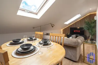 Image de Scandi Loft Style Apartment - Sleeps 6 -nr Airport