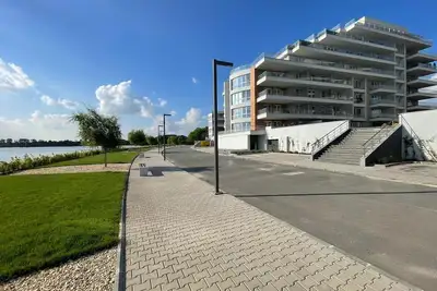 Image de Studio cu vedere la Lebada Lake