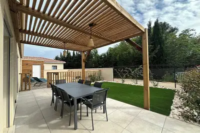 Image de Maison avec piscine au calme pouvant accueillir 8 personnes