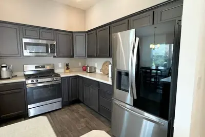 Image de 🌴 Welcome to Citrus Grove Oasis: Your Home in the Vibrant Villages of Citrus Grove!