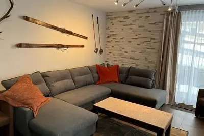 Image de Cozy apartment with mountain view, sauna, and close to the slopes