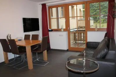 Image de Cozy apartment with mountain view, sauna, and close to the slopes