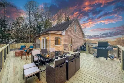 Image de Private Acre, Mountain View, Barrel Sauna, Hot Tub