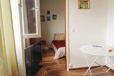 Image de Bel appartement très calme ensoleillé. Animaux de compagnie acceptés.