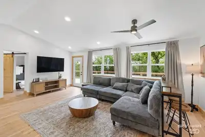 Image de King Beds+5 Br Near Lake&Marina|FirePit