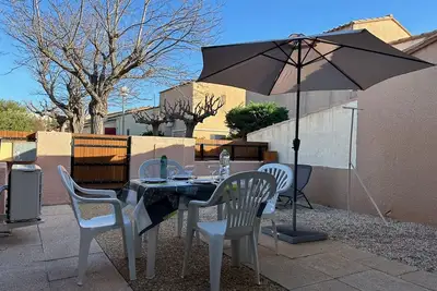 Image de Joli T2 Climatisé avec Cour Privée et Parking, à 500m Plage et Port - Saint Cyprien