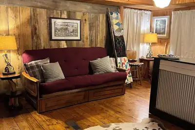 Image de Cozy 2-bedroom cabin in Scottsville with creek access, fishing, kayaking,