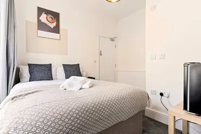 Image de Suite #1 w/ En-Suite Shower, SmartTV & FreeParking