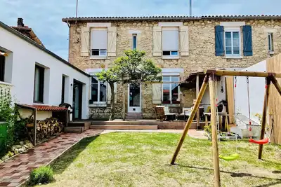 Image de Jolie maison proche marché central avec jardin : La Rochelle à pied/vélo!