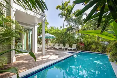 Image de Windsor Townhomes #6 - Large pool 3b/3. 5 bath, 3 blocks to Duval