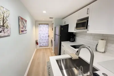 Image de Rent at Porchside Paradise - Steps to Duval