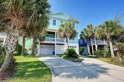 Image de Surf Song - Beautiful 5 bedroom / 5 bathroom house in Kure Beach