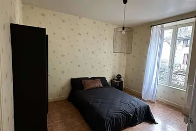 Image de Appartement dans maison de famille