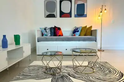 Image de The Grove 8  10 min from Beach. In the heart of Coconut Grove and CocoWalk