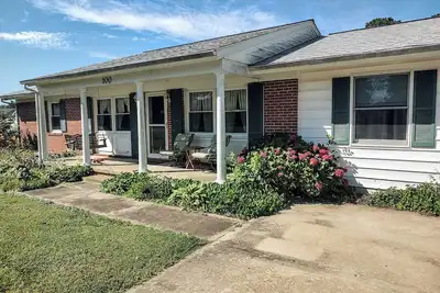 Hambrooks Home with Hottub/ Mid Term stays welcomed!