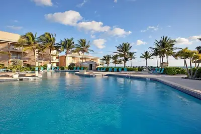 Image de Excellent Choice! Spacious Pet-friendly Unit w\/ Free Parking, Outdoor Pool!