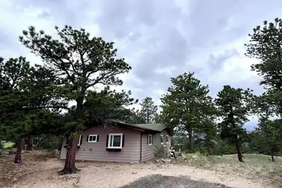 Image de Updated w/ new hot tub: close-in w/ views on 2 acres! & Outdoor activities