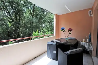Image de Nid lumineux & frais avec une belle terrasse