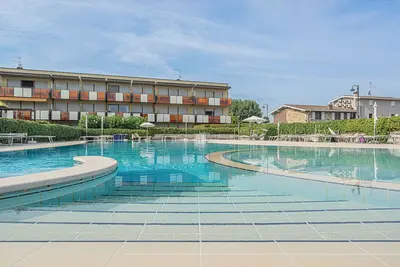 Image de Appartamento con terrazzo e scorcio sul Lago