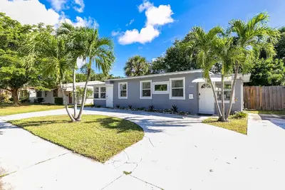Image de Bungalow with large backyard, 5 min from beach