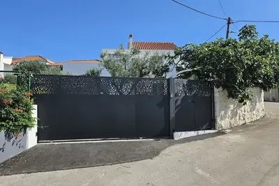 Image de Pool House Arbanija is your perfect choice for vacation in Dalmatia.