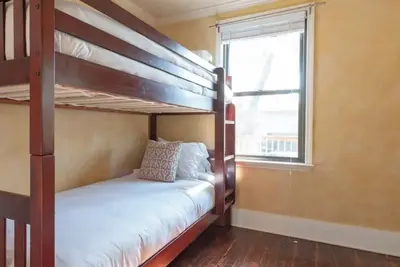 Image de Charming 4-bedroom bungalow with Ac and WiFi in delightful Austin