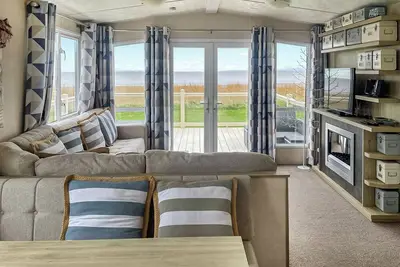 Image de Enjoy the wonderful sea views from this lovely caravan set on a family friendly holiday park.