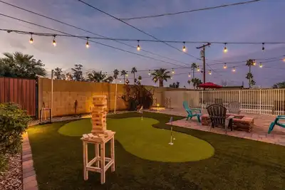 Image de Minutes to Old Town pool games