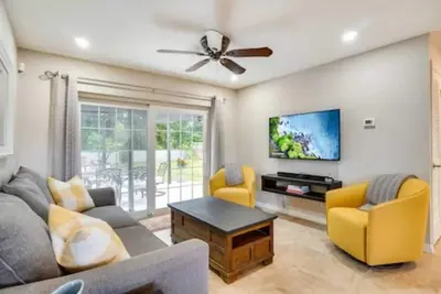 Image de Remodeled Home in the Orlando area w/ Fire Pit! Close to Universal and Disney!