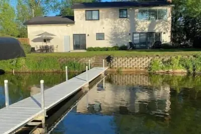 Image de Lakefront Getaway