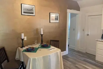 Image de 1 Bedroom downtown Cda apartment