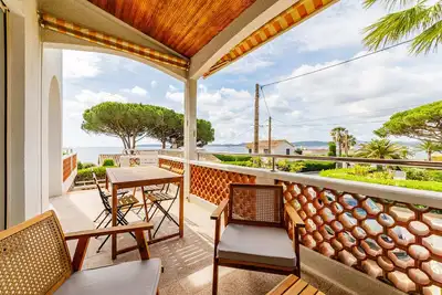 Image de Haut de villa, vue sur mer à Sainte-Maxime.