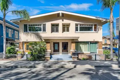 Image de Modern Beach Living 2br Condo - 1 Block to Beach!