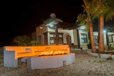 Image de Rancho Las Margaritas Stunning house just a min away from the beach.